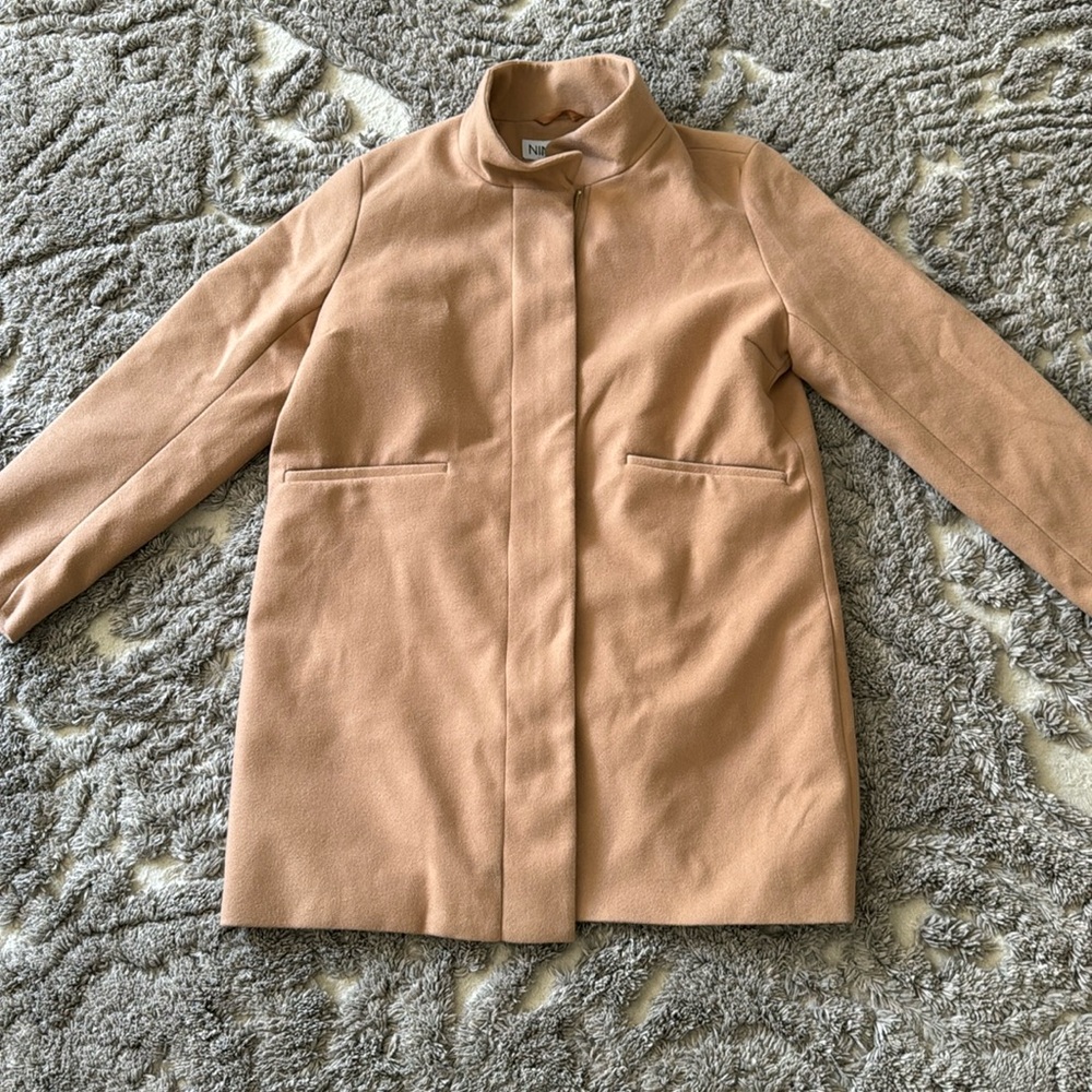 Nine West women’s Peacoat size xl camel colored zip Excellent Used Condition